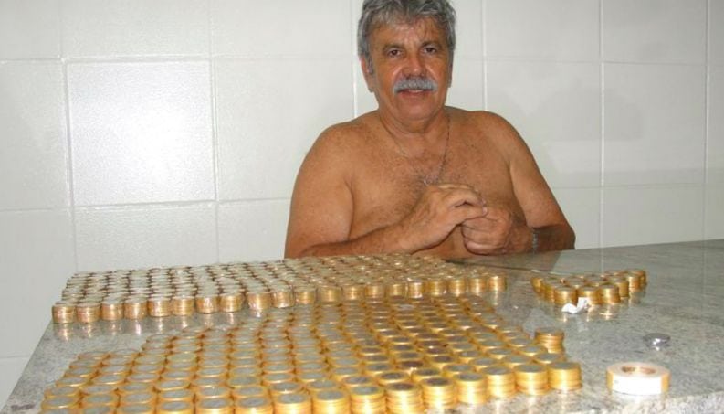 Homem para de fumar e dinheiro poupado rende quatro viagens e carro novo
