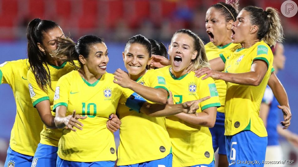 Memes sobre o batom roxo de Marta na Copa do Mundo