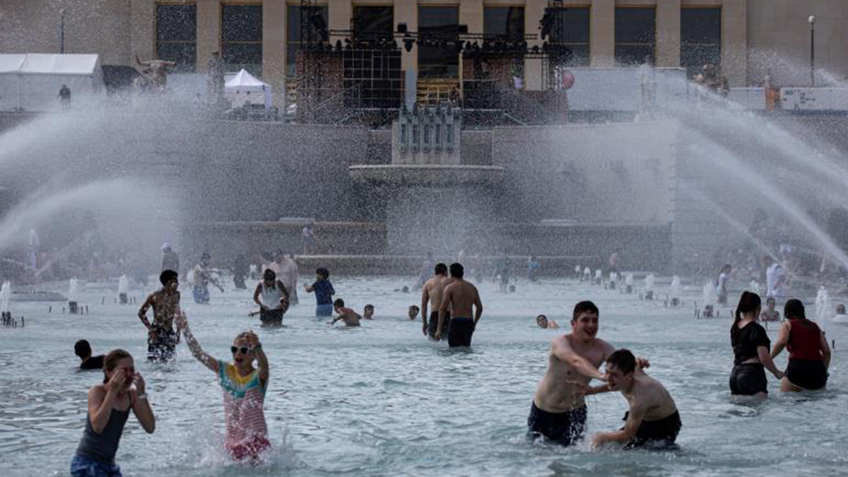 Francia en alerta roja por ola de calor que llegaría a 45 grados