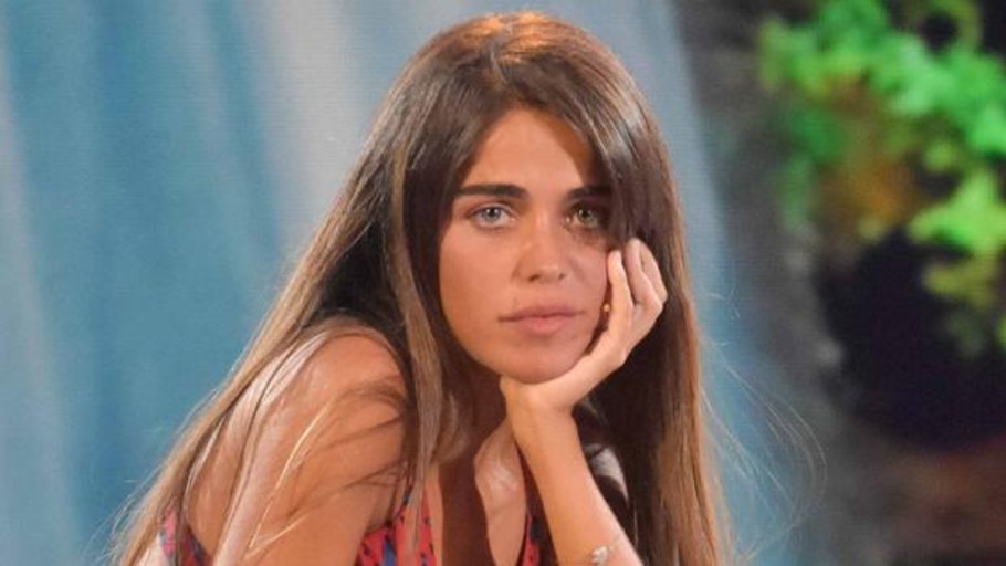 Que sus fans no gasten un euro en votar a Fabio es lo que pide Violeta Mangriñán en MYHYV