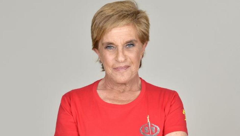 Chelo García llega a España tras salir de 'Supervivientes' y la reciben los periodistas