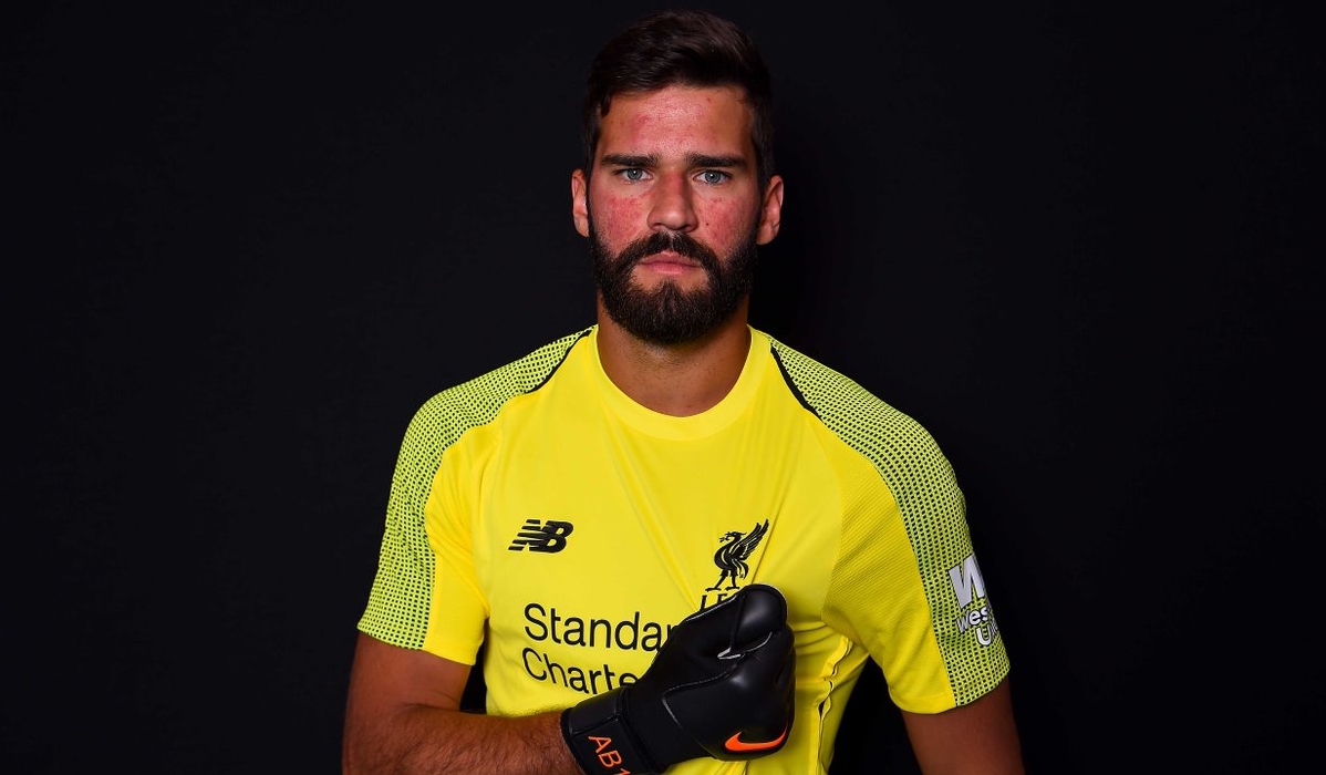 Imprensa europeia indica Alisson como concorrente à Bola de Ouro
