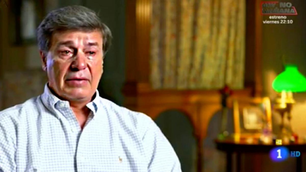 Cayetano Mtz. de Irujo tras recordar su dura infancia en televisión termina llorando