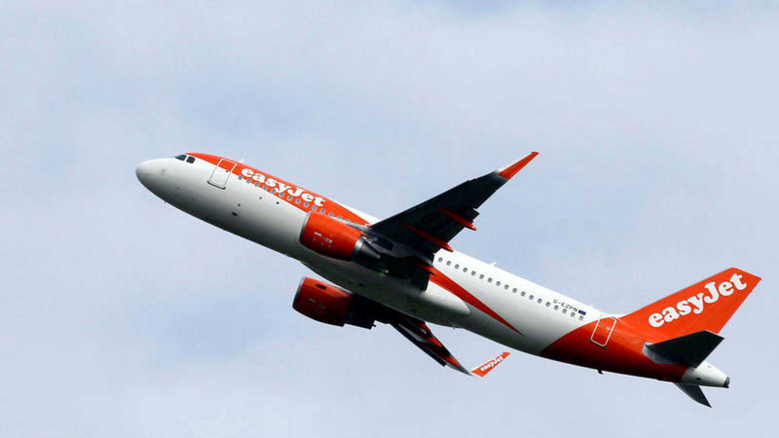 Easyjet le responde a una clienta que escribe en catalán que no comprenden el idioma
