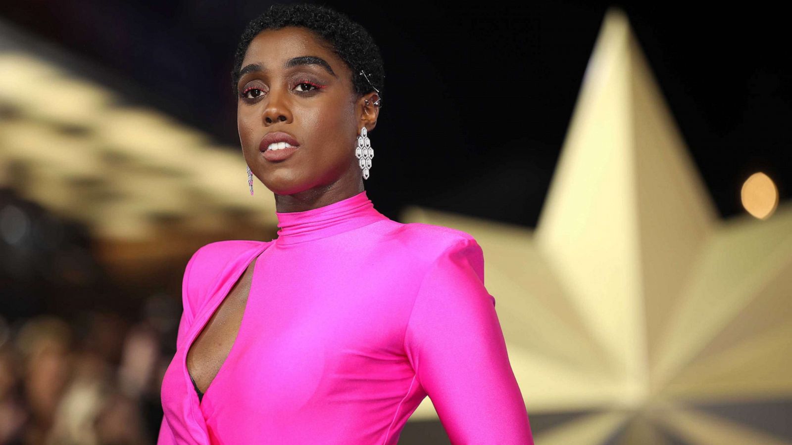 Lashana Lynch é apontado por tabloide inglês como a primeira 007 mulher