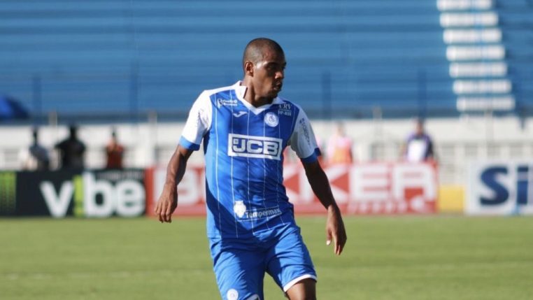 Régis, do São Bento, abandona tratamento contra as drogas e clube definirá seu futuro
