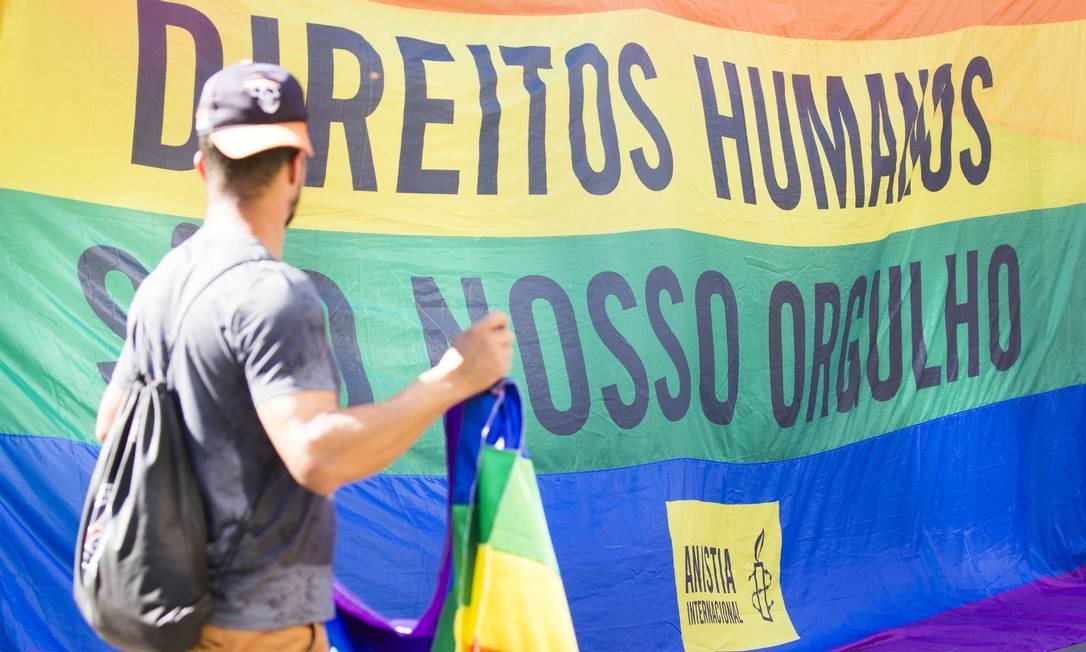 MEC intervém e universidade federal suspende vestibular para trans, diz Bolsonaro