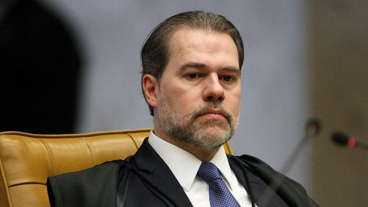 Toffoli quer explicações de Moro e PF sobre possível investigações contra Glenn Greenwald
