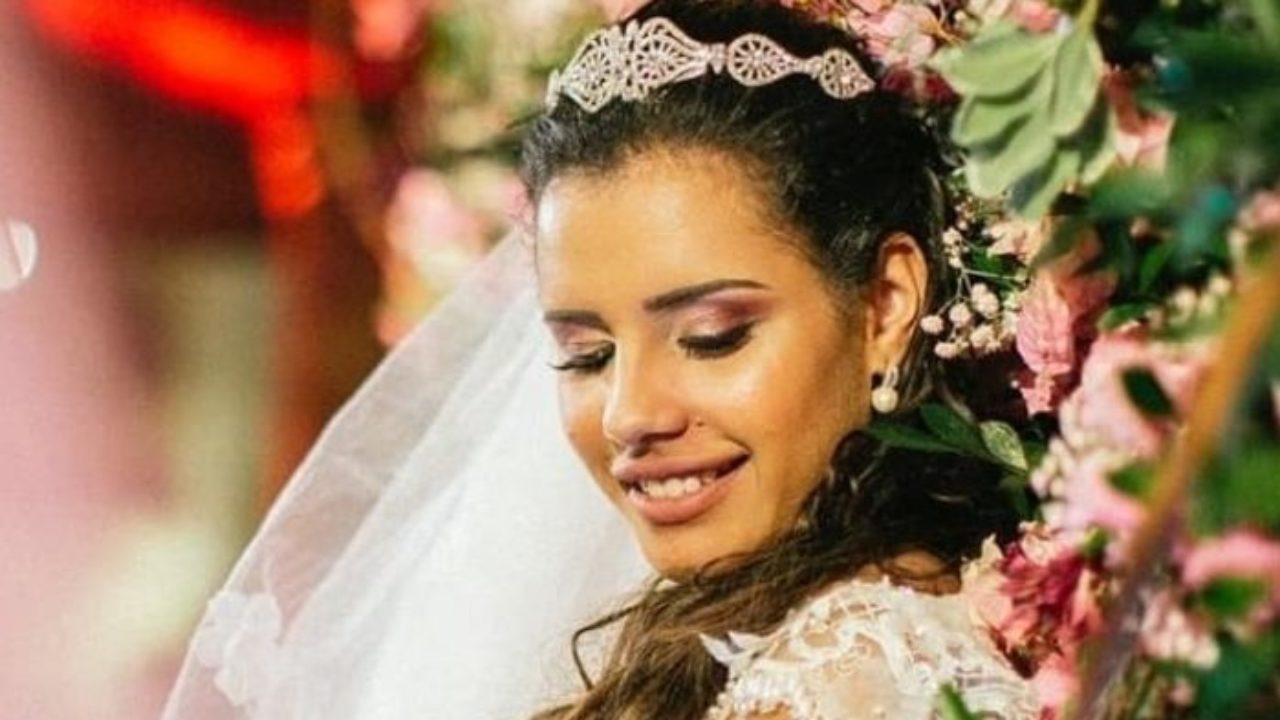 Mãe de influencer abandonada na véspera do casamento diz que filha avisou sobre suicídio