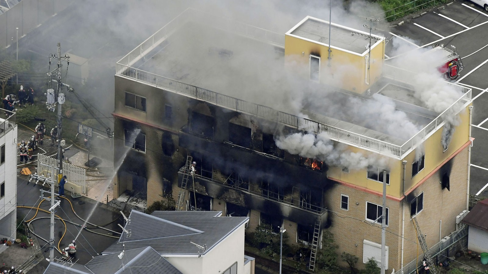 Incêndio deixa mais de 30 mortos em estúdio de criação no Japão