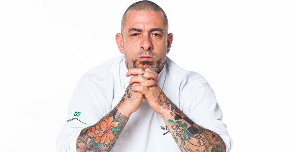 Chef Henrique Fogaça, do 'MasterChef', sofre acidente de moto
