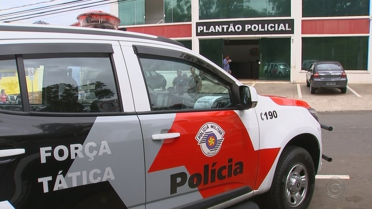 Homem recebe descarga elétrica ao ajudar amigo que foi eletrocutado