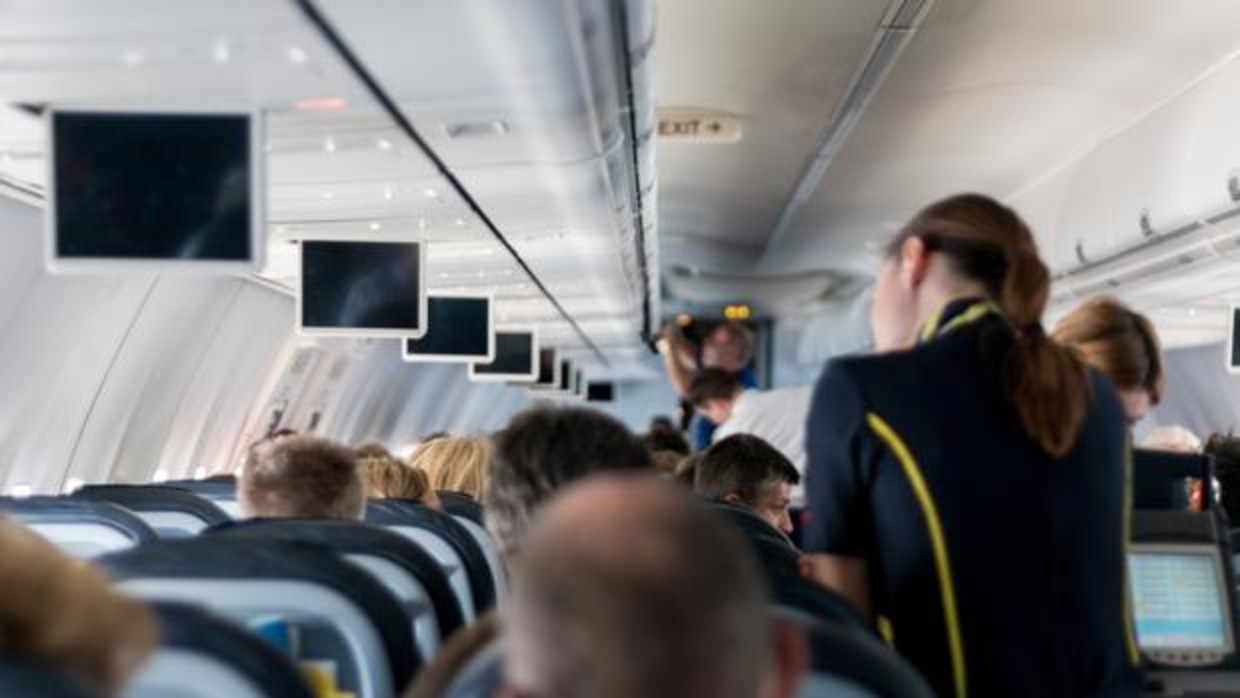 Una mujer que hablaba español en un vuelo a Nueva York, fue increpada por un pasajero