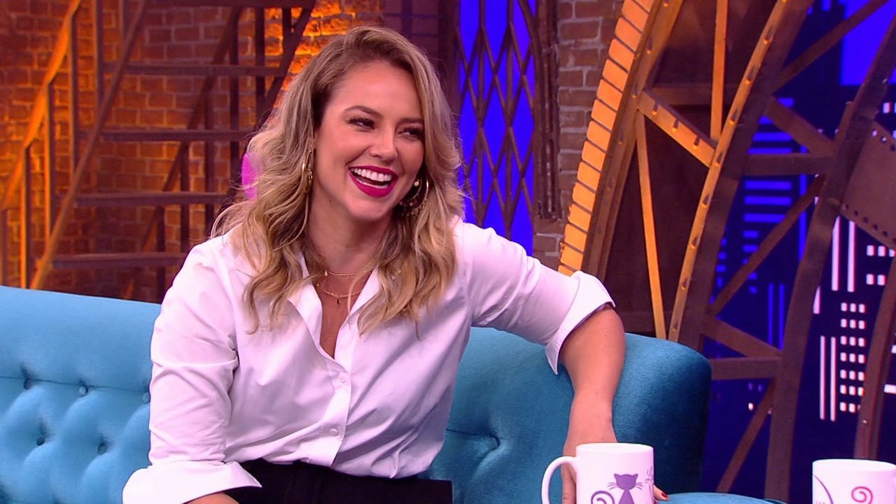 Famosas contam intimidades para Tatá Werneck no Lady Night