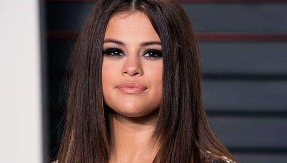 Selena Gomez recibe insultos en redes sociales por haber ganado peso y la llaman gorda