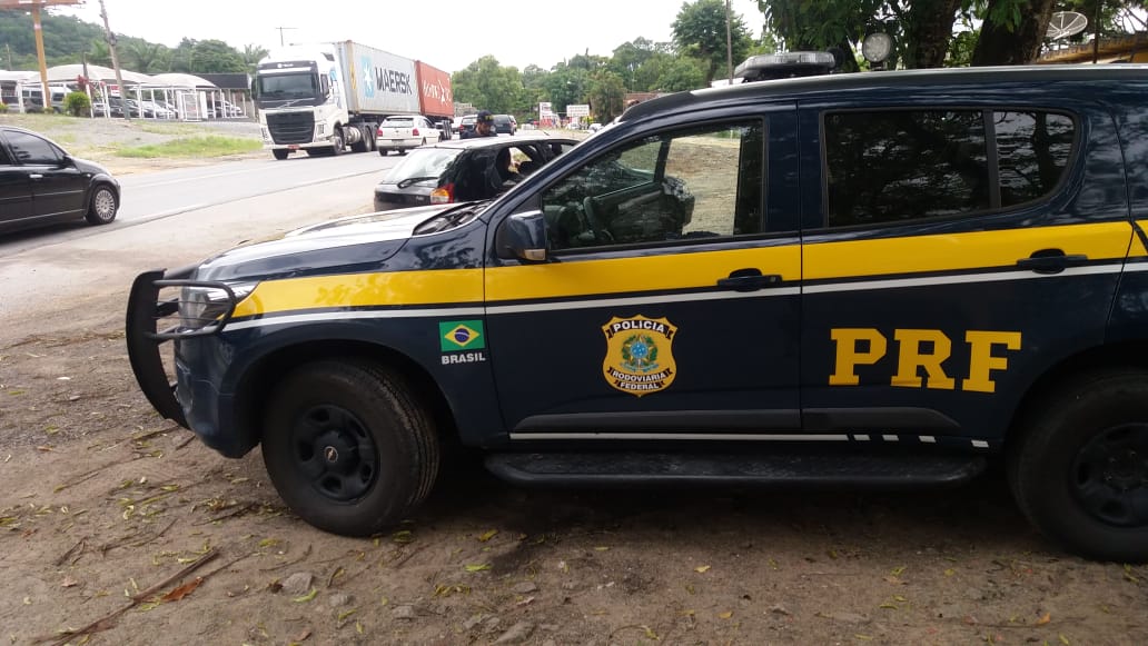 PRF interrompe protesto contra Bolsonaro em Manaus