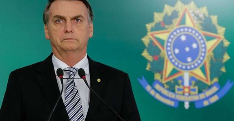 Bolsonaro ironiza Marina Silva e anuncia asfaltamento da BR-319