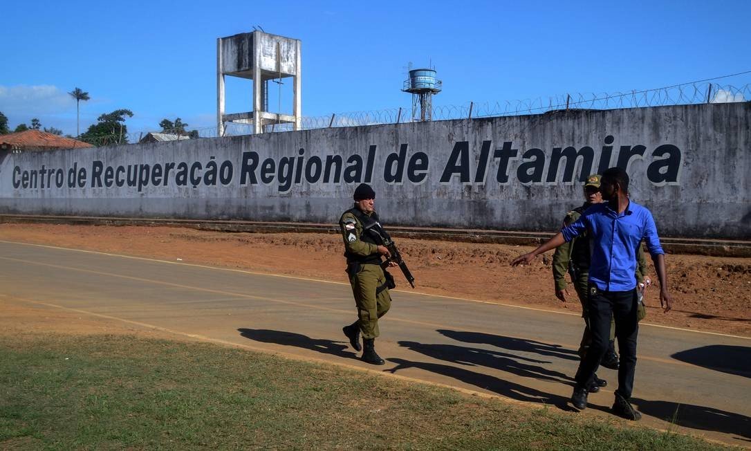 Voluntárias amparam familiares de detentos de Altamira (PA)