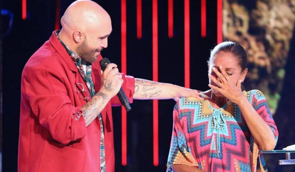 Kiko Rivera regala un perro de raza a su madre Isabel Pantoja y los fans lo critican