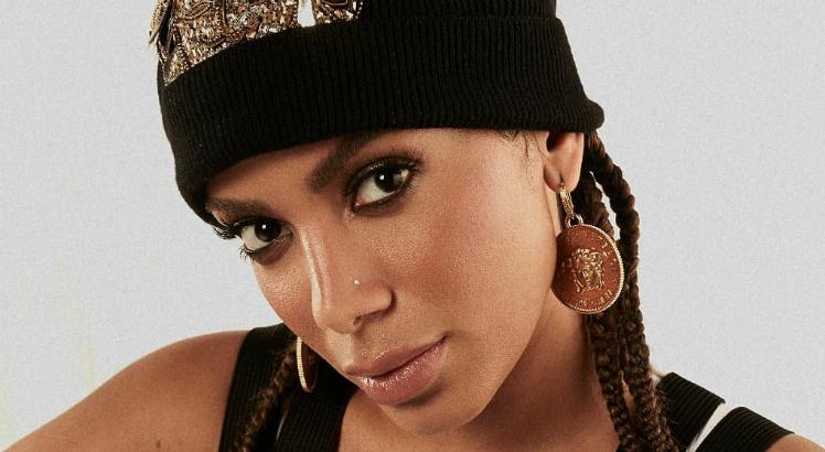 Nos Stories, Anitta lembra de show com diarreia