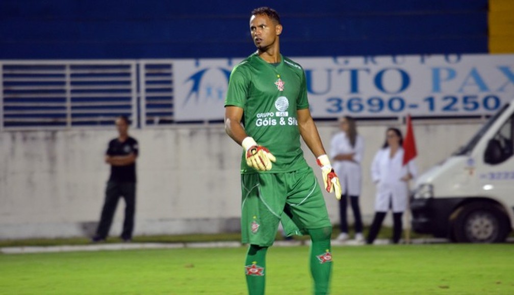 Poços de Caldas FC diz ter acordo com o goleiro Bruno para retorno ao futebol