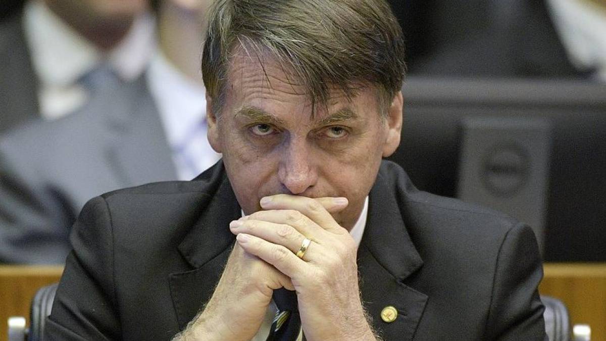 Bolsonaro manda indireta contra Luciano Huck, mas sofre ataque de Frota