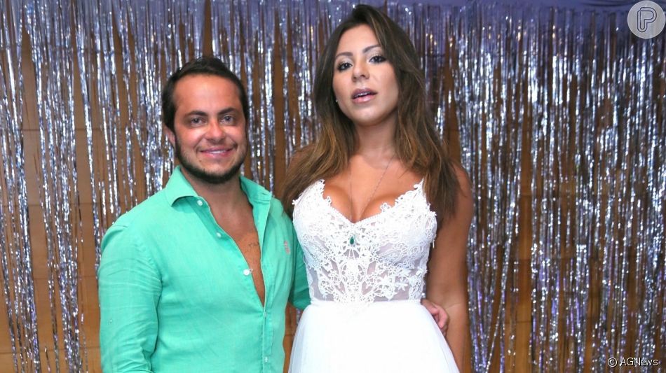 Thammy Miranda recebe elogios na web após foto de sunga