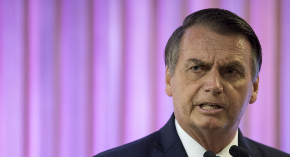 Bolsonaro não fala com imprensa após se reunir com Moro