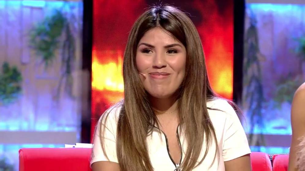 Isa Pantoja piensa que su hermano es amigo de Omar para poder grabar una canción
