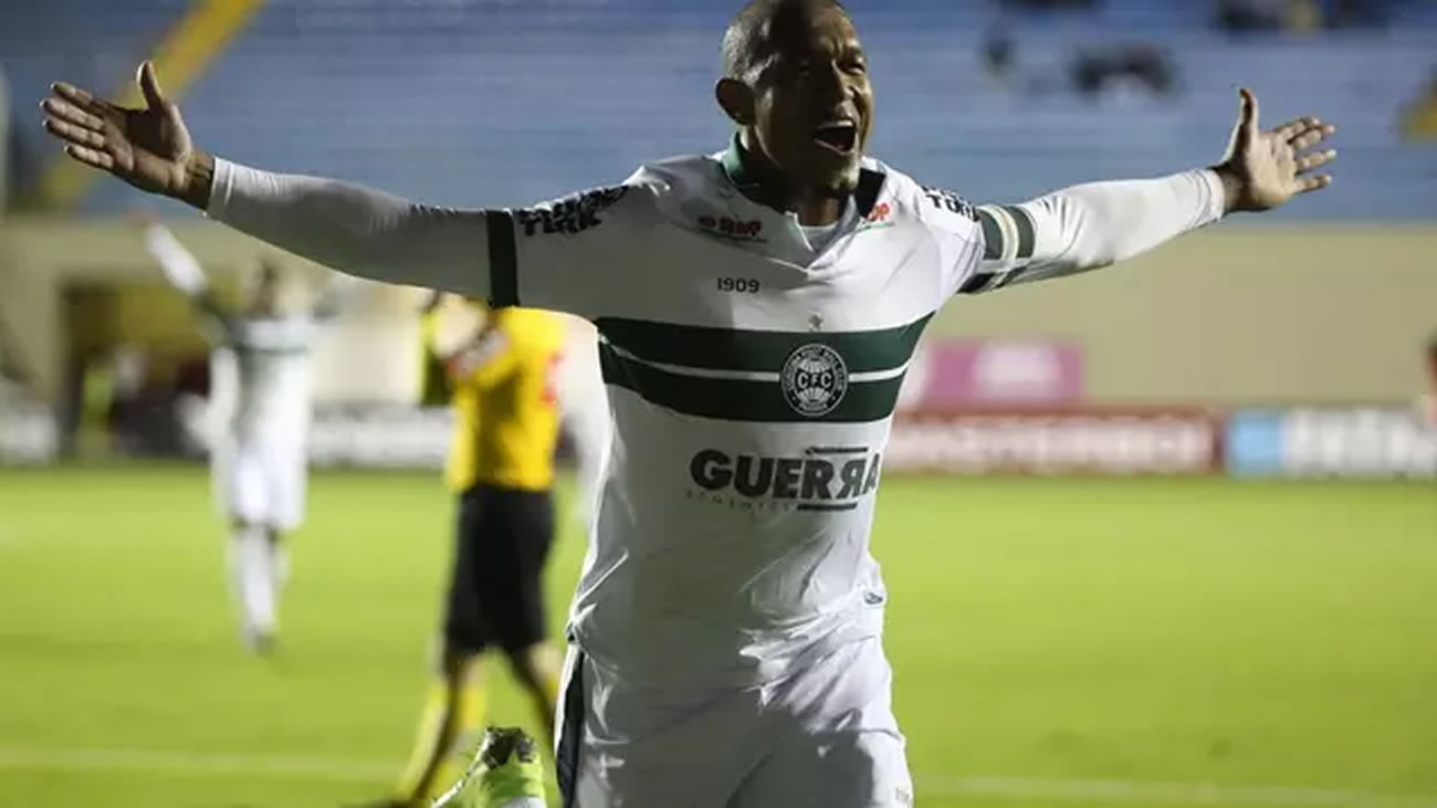 Bragantino e Coritiba seguem na liderança da Série B