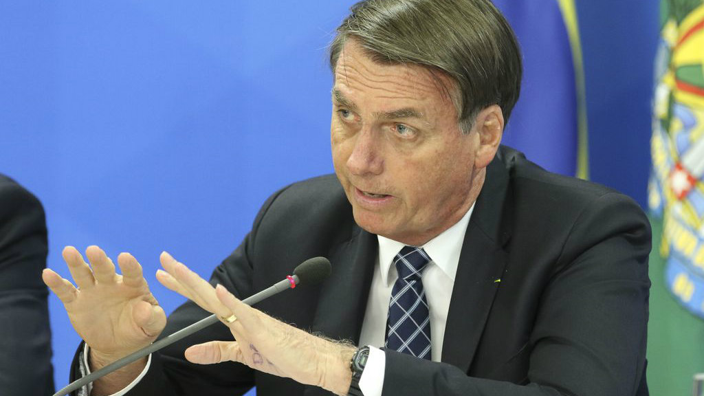 Jair Bolsonaro causa polêmica por declarações criticando ONGs