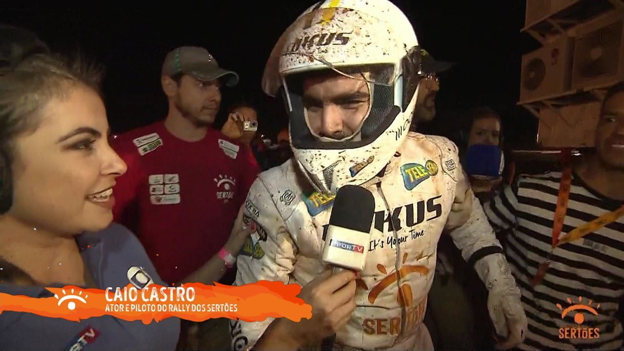 Caio Castro capota carro, no Rally dos Sertões