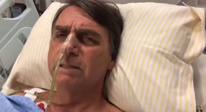 Bolsonaro chega a São Paulo, é internado e passará pela 4ª cirurgia