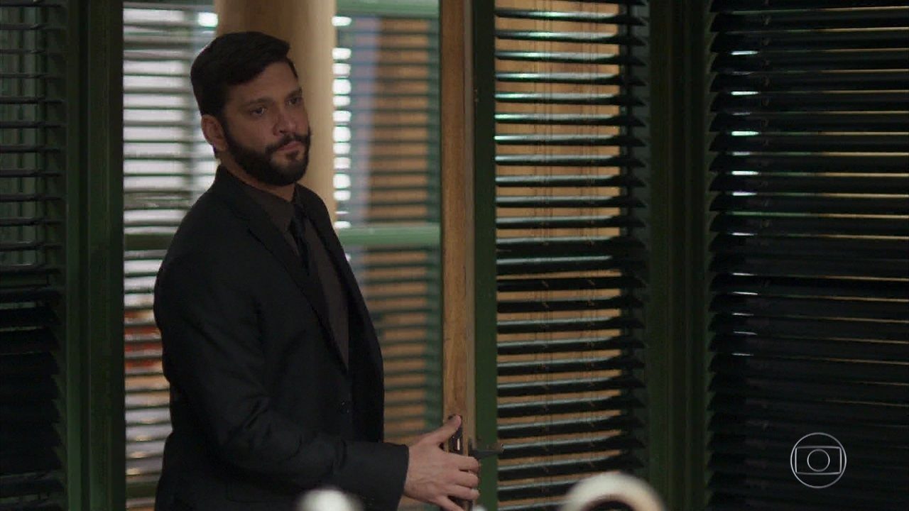 Bom Sucesso: Diogo suborna Sinistro para incriminar Paloma