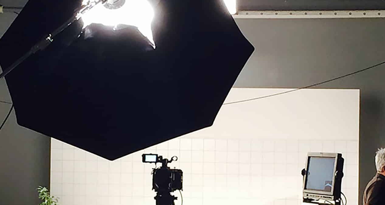 Provini per un cortometraggio, e per serie TV e produzioni cinematografiche per Cineworld Provini per un cortometraggio, e per serie TV e produzioni cinematografiche per Cineworld