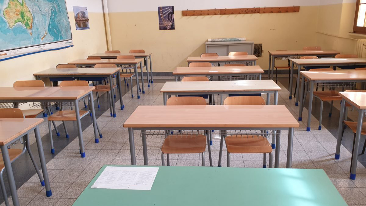 È stato ufficialmente deciso che le scuole resteranno chiuse fino a