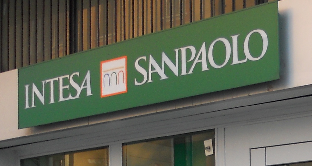 Intesa sanpaolo. Интеза Санпаоло. Intesa styling зеленый. Banca Intesa Sanpaolo приложение. Intesa Sanpaolo заставка.