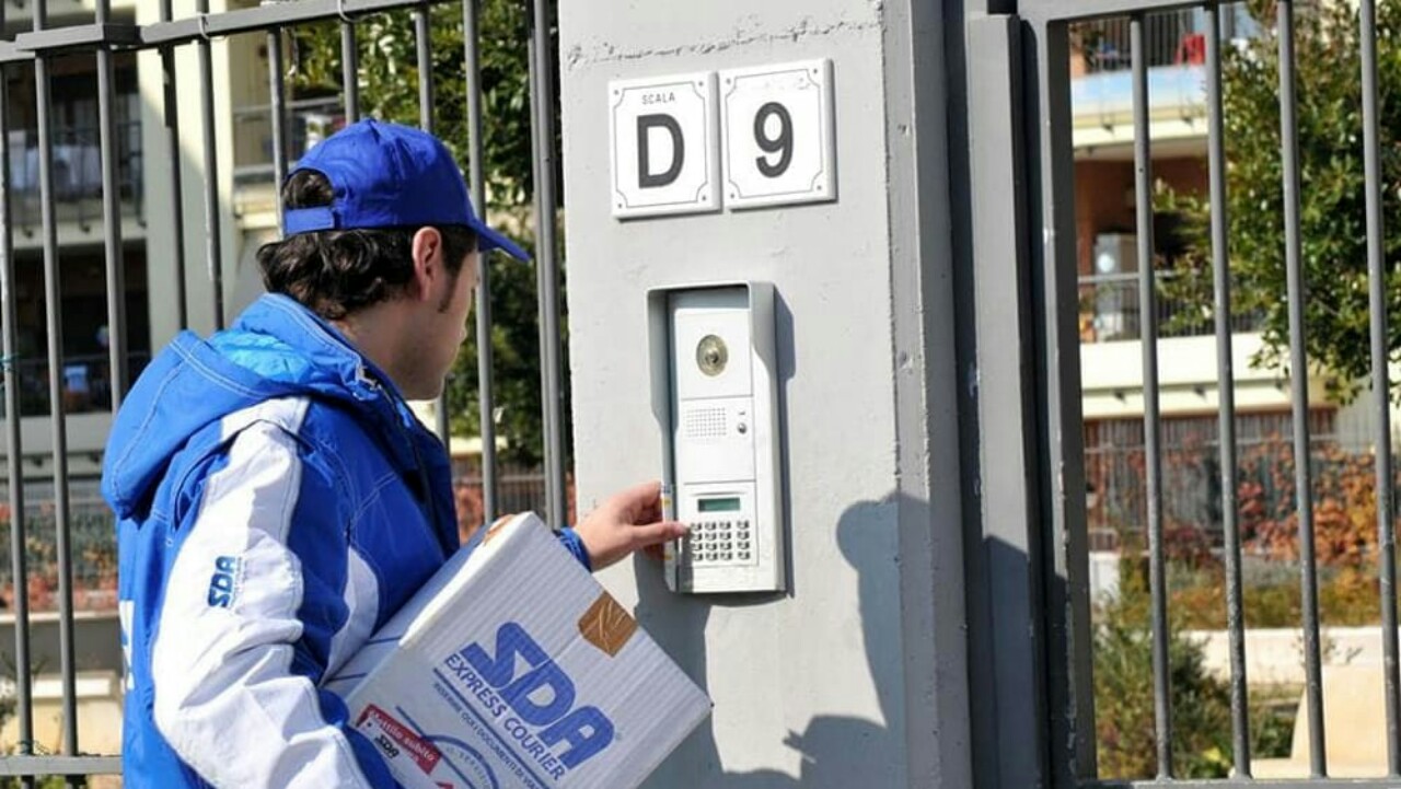 Poste Italiane, assunzioni per corriere Sda con scadenza 31 marzo Poste Italiane, assunzioni per corriere Sda con scadenza 31 marzo