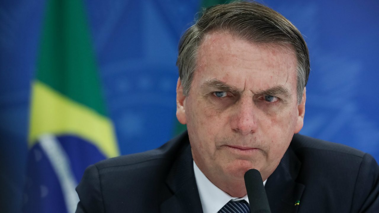 Jair Bolsonaro posta vídeo de professora pedindo militares ...