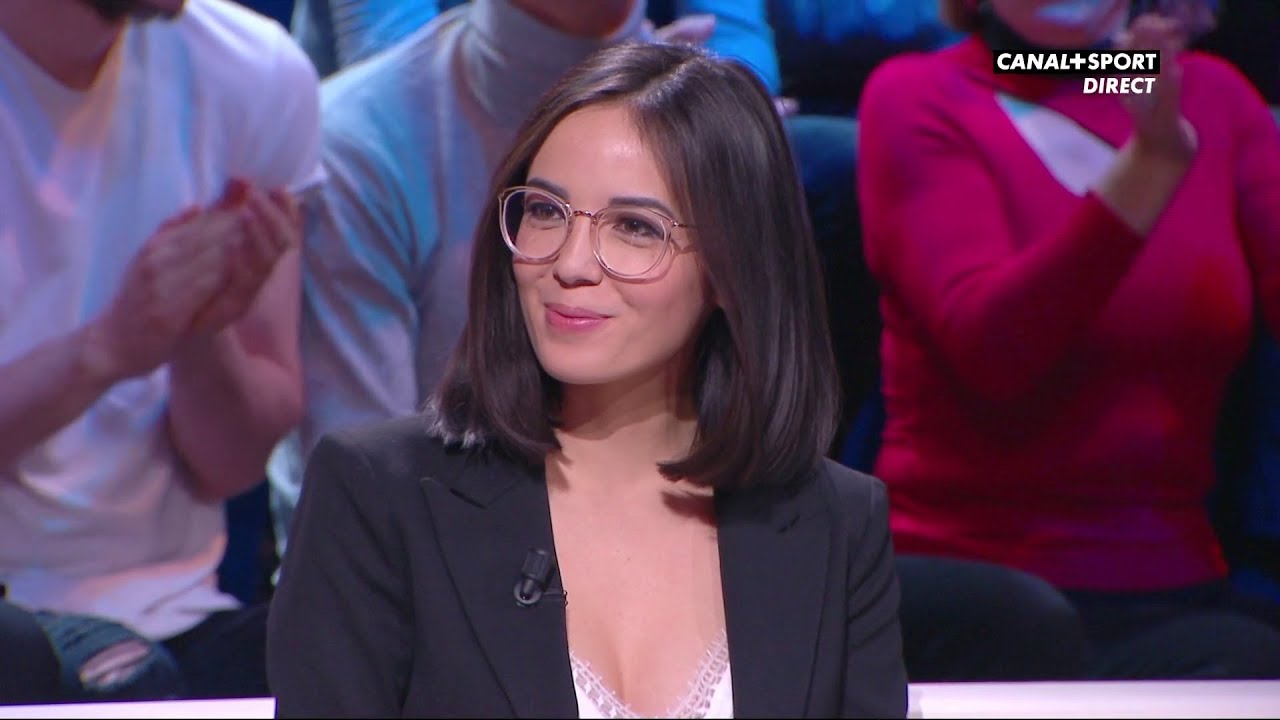 TPMP : Agathe Auproux pose en soutien-gorge et short de bain, la photo divise