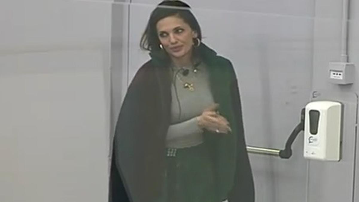 Amici: Alessandra Celentano caccia dall'aula la ballerina ...