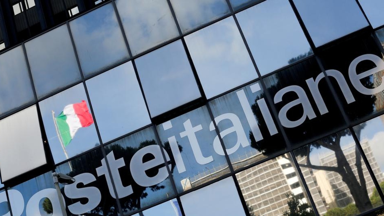 Lavorare In Poste Italiane Allo Sportello Poste Italiane, si cercano operatori di sportello