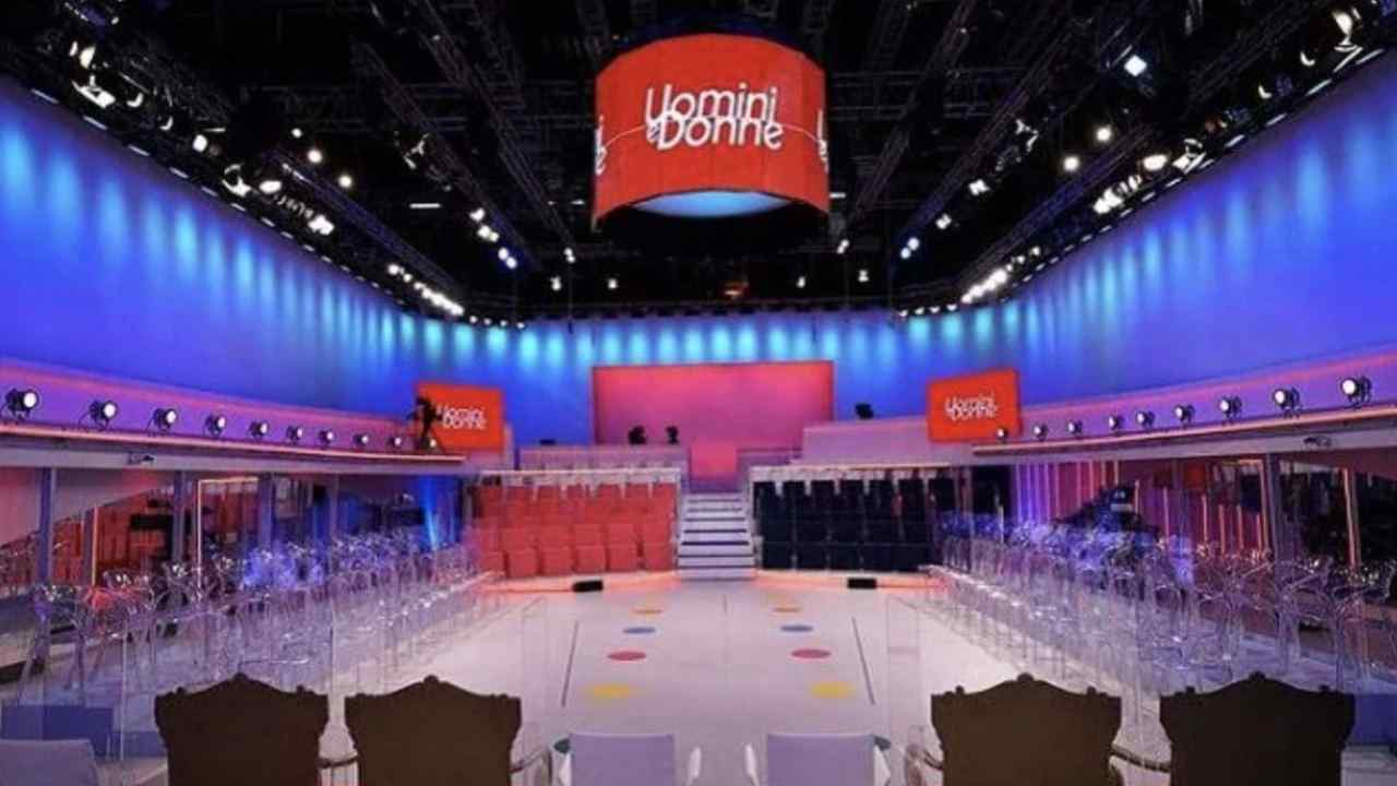 Cambio programmazione Mediaset: a settembre torna Uomini e Donne