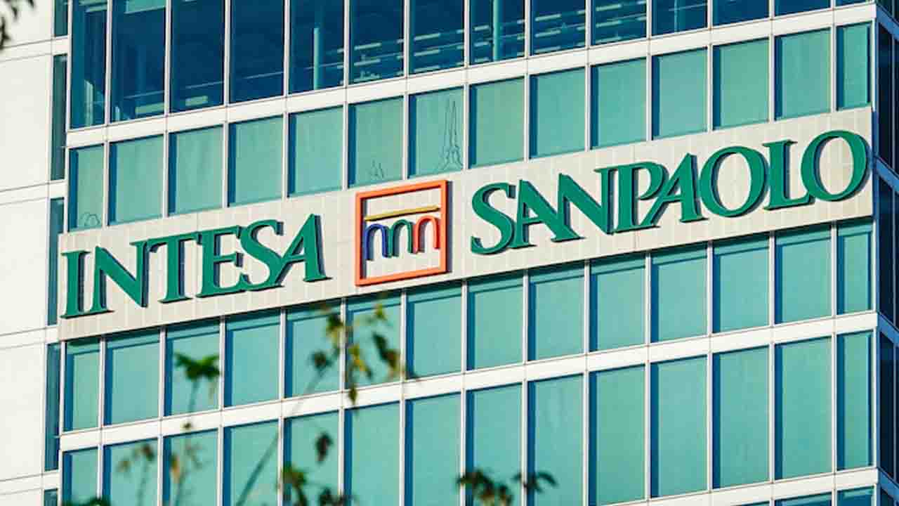 Intesa Sanpaolo Assume Giovani Diplomati Per La Mansione Di Consulente